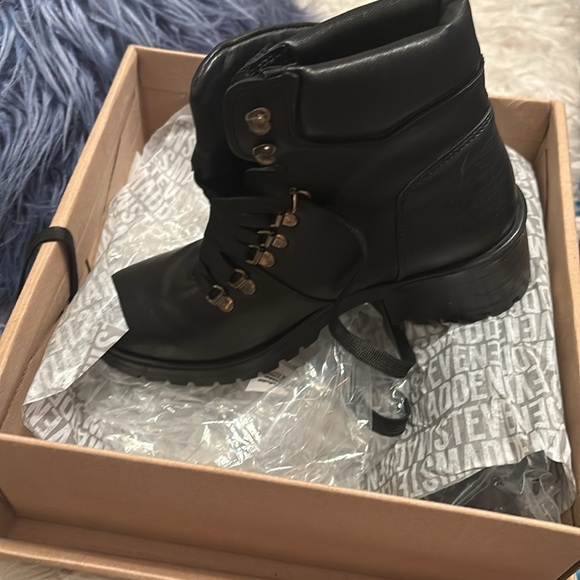 Black leather boots - Picture 4 of 4